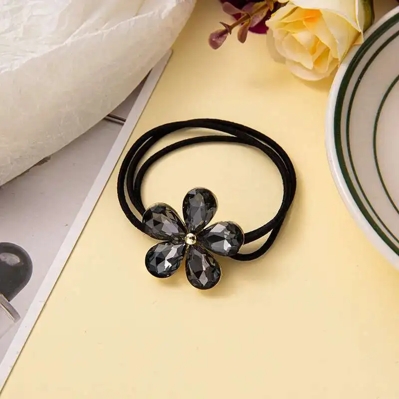 Kristall Haargummi mit Niedlichen Blumen | Elastischer Haarring für Mädchen & Damen – Bild 7