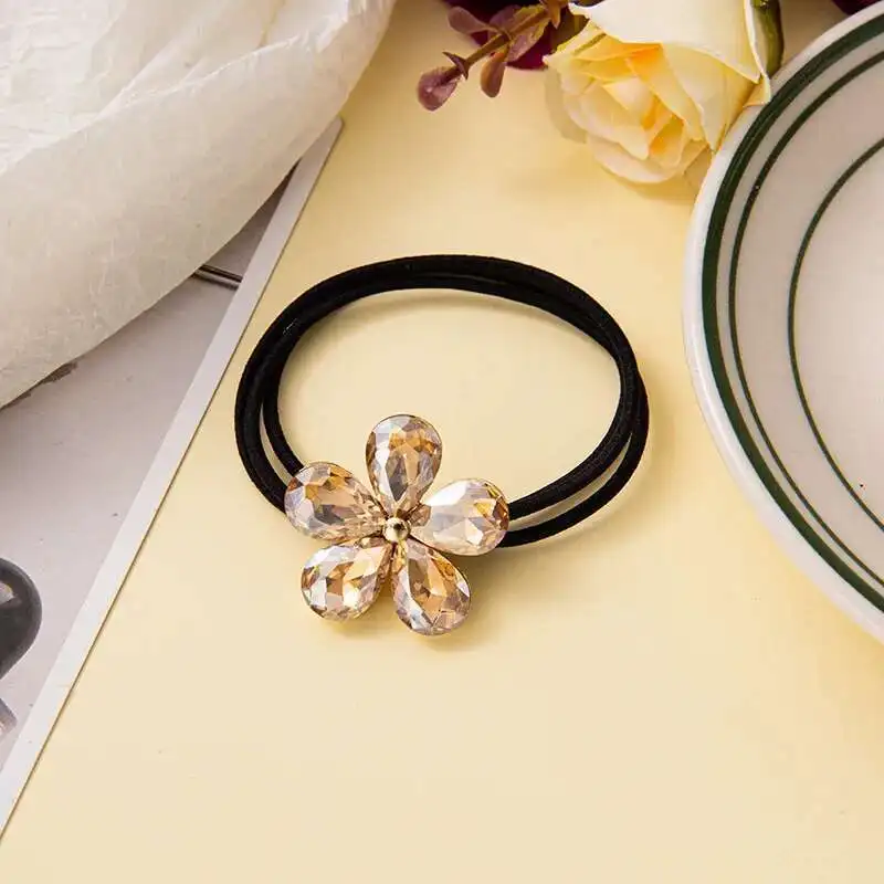 Kristall Haargummi mit Niedlichen Blumen | Elastischer Haarring für Mädchen & Damen – Bild 4