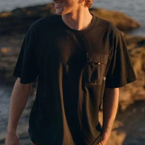Travel Pocket T-Shirt mit entspannter Passform - Schwarz