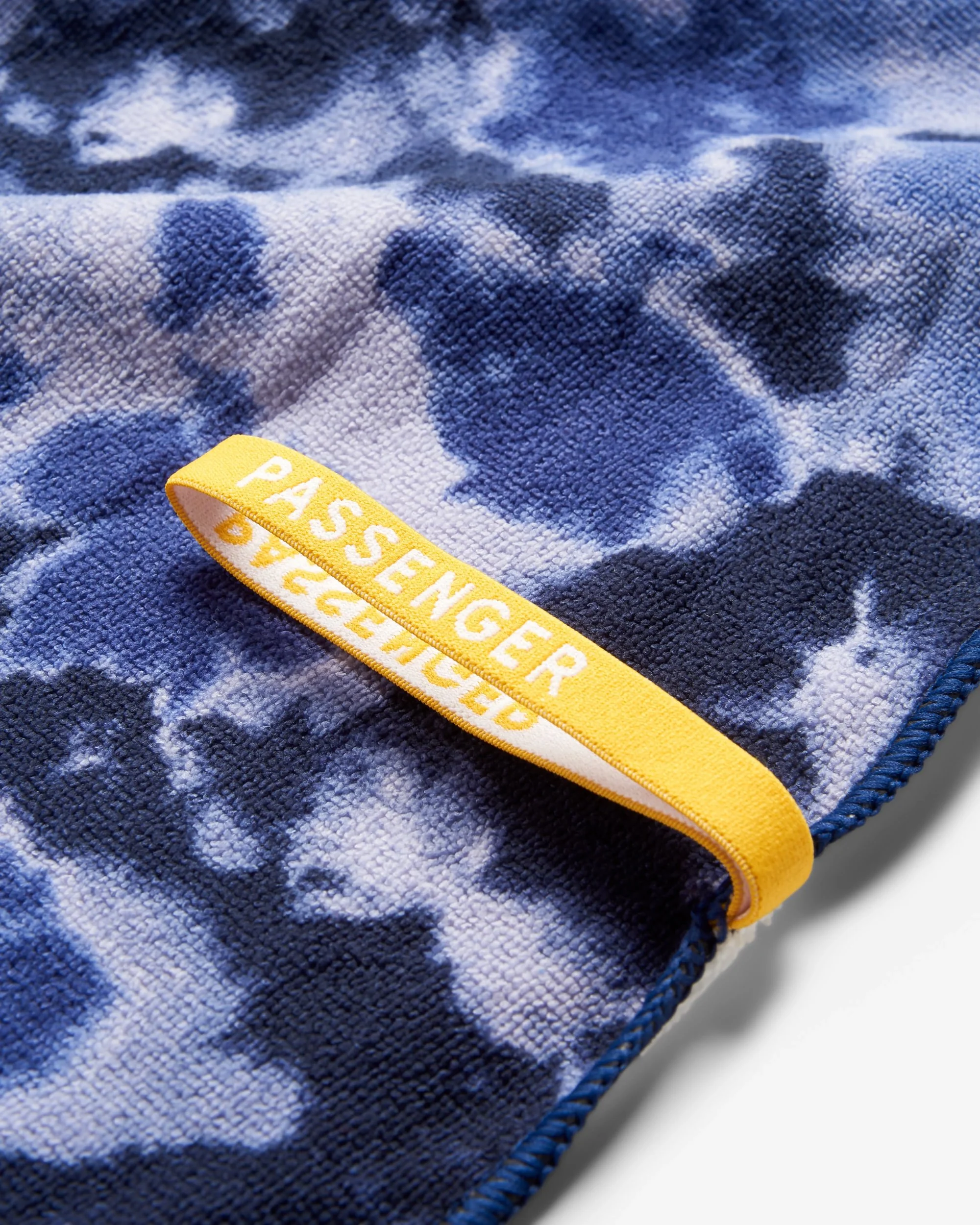 Reisehandtuch aus Mikrofaser - Batiktiefes Dunkelblau – Bild 5